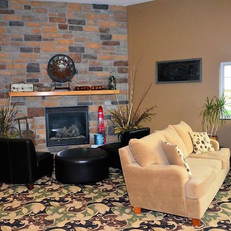 Cobblestone Inn & Suites - Lake View Bagian luar foto