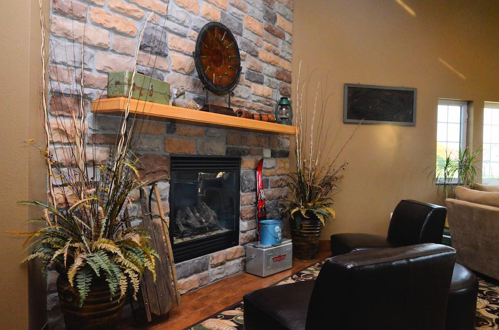 Cobblestone Inn & Suites - Lake View Bagian luar foto