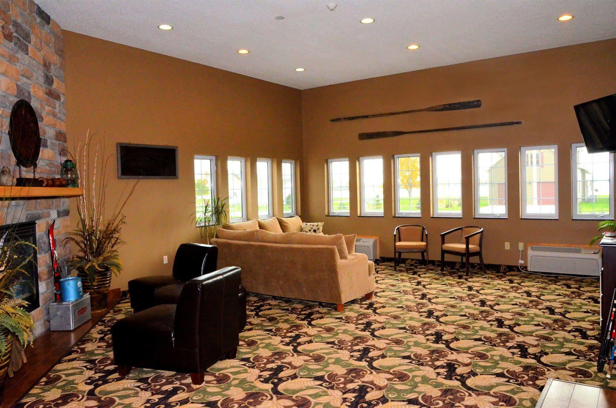 Cobblestone Inn & Suites - Lake View Bagian luar foto