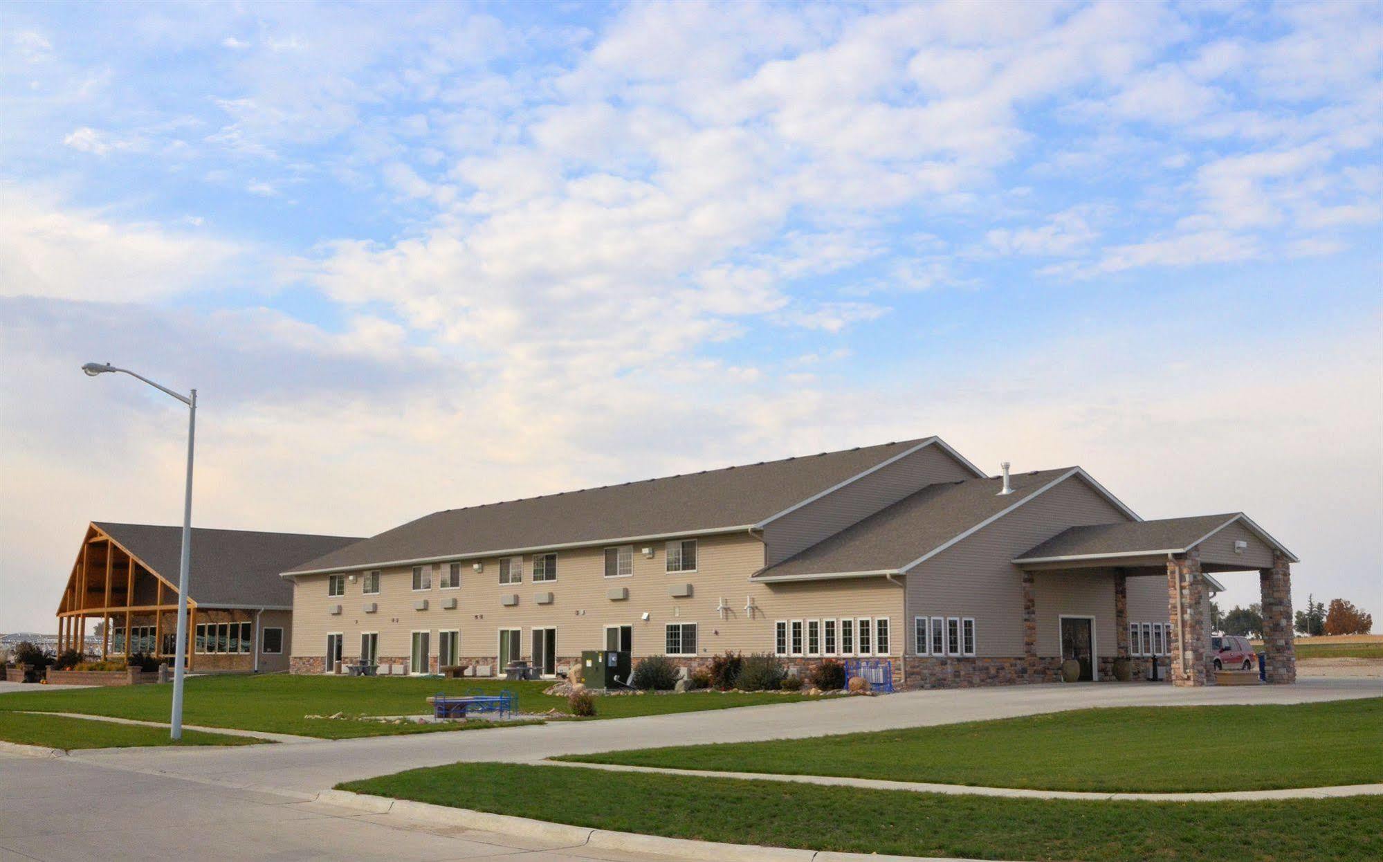 Cobblestone Inn & Suites - Lake View Bagian luar foto
